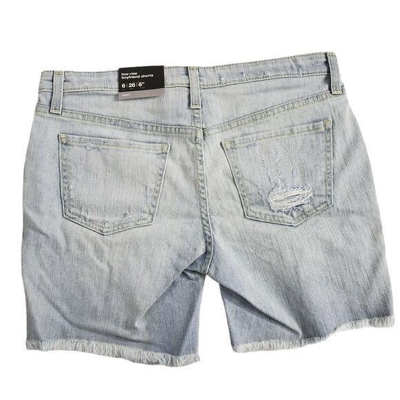 Mossimo Womens Shorts Size 6 Low Rise Boyfriend Light Wash Button Fly Distressed - Picture 2 of 8